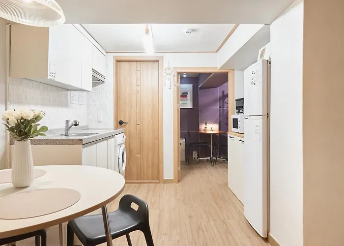 Isu - 4min Walk To Isu Station