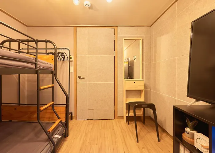 Isu - 4min Walk To Isu Station *